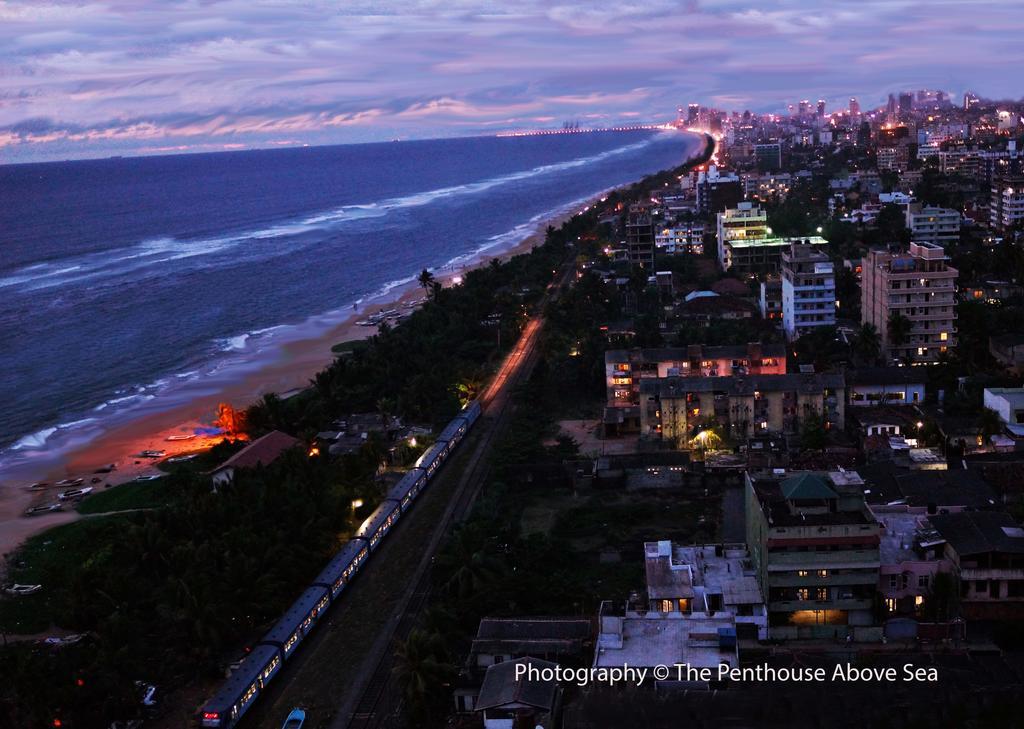 The Penthouse Above Sea Lägenhet Dehiwala-Mount Lavinia Exteriör bild